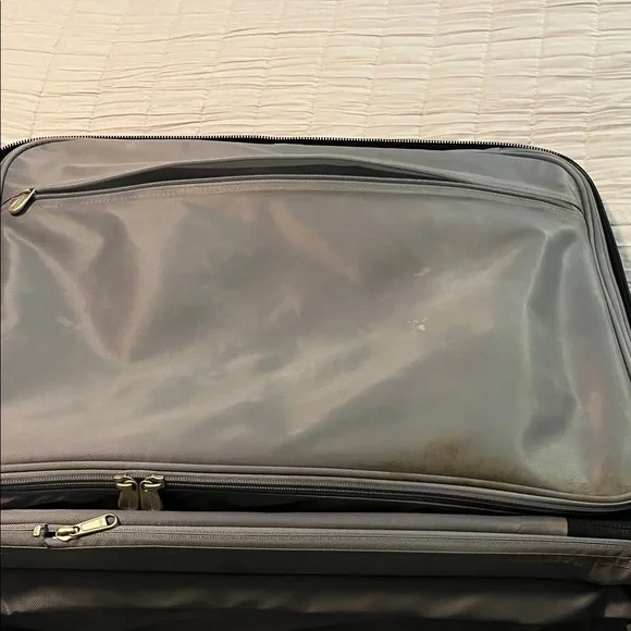 Briggs & Riley Black Carryon Suitcase - Picture 6 of 16